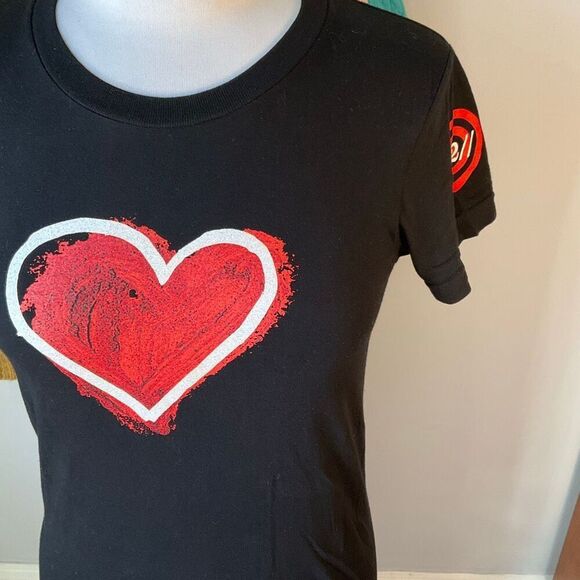 U2 Concert Tee With Heart Graphic, M
Black Women's Cut for a girl short sleeve - Picture 5 of 16